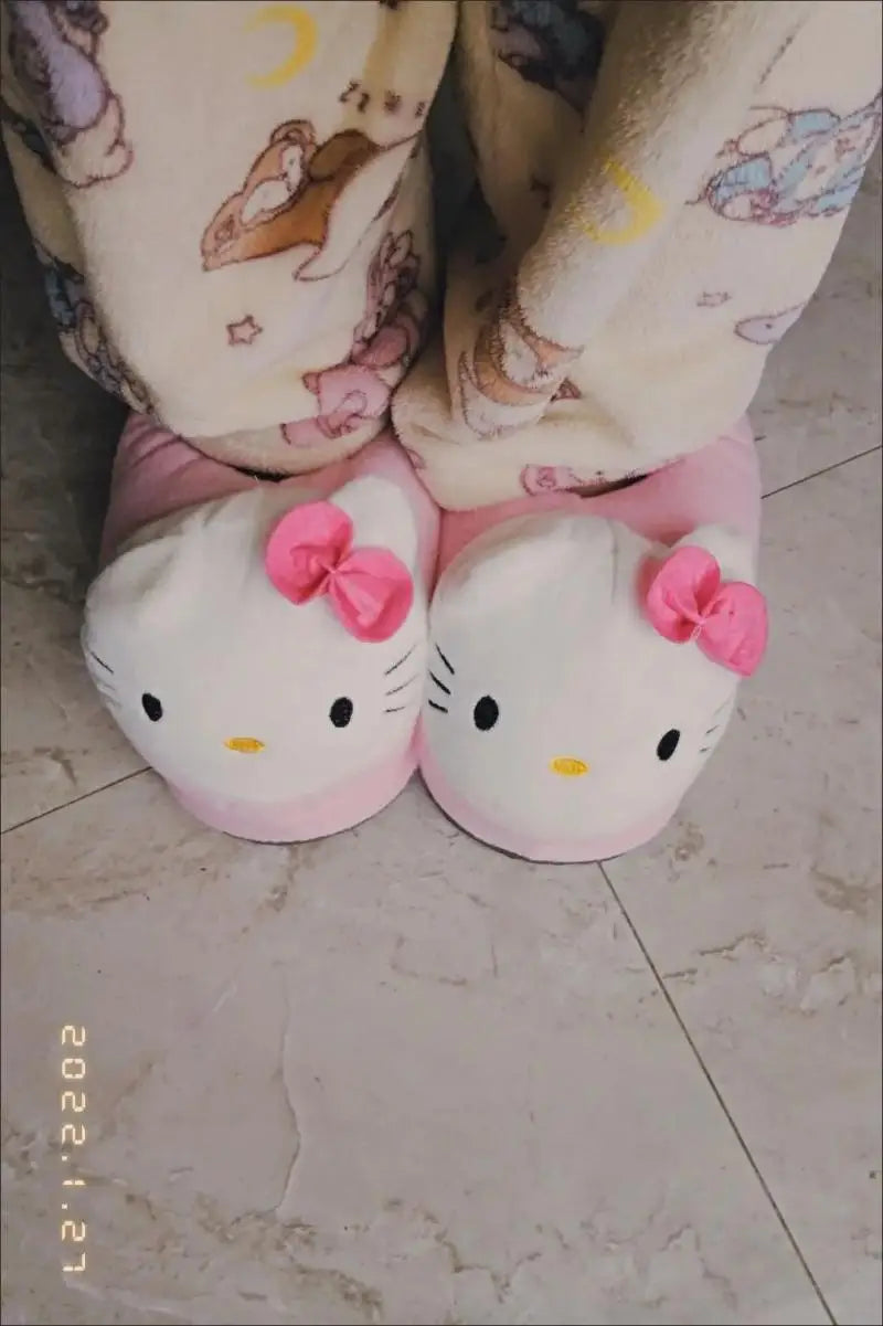 Sanrioed Y2K Hello Kitty Big Head Plush Slippers Winter Cartoon Cotton Shoes Plush Shoes Student Dormitory Bag Feet Cotton Shoes